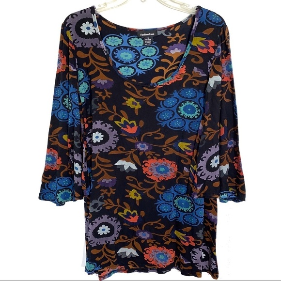 FashionFuse Bell Sleeve Floral Tunic Size Small - Picture 1 of 4